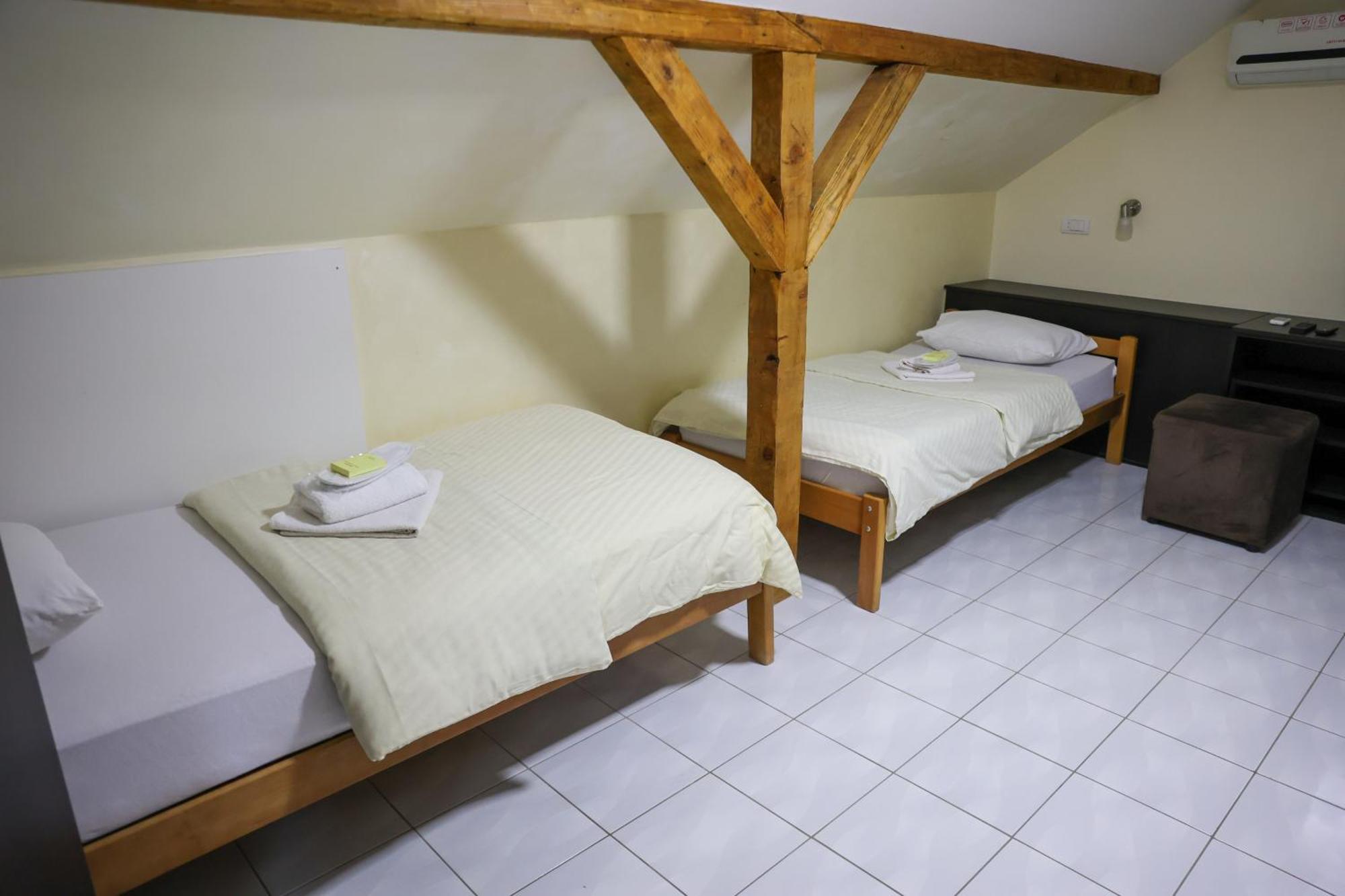 Hotel Marex Centar Jabuka Exteriér fotografie