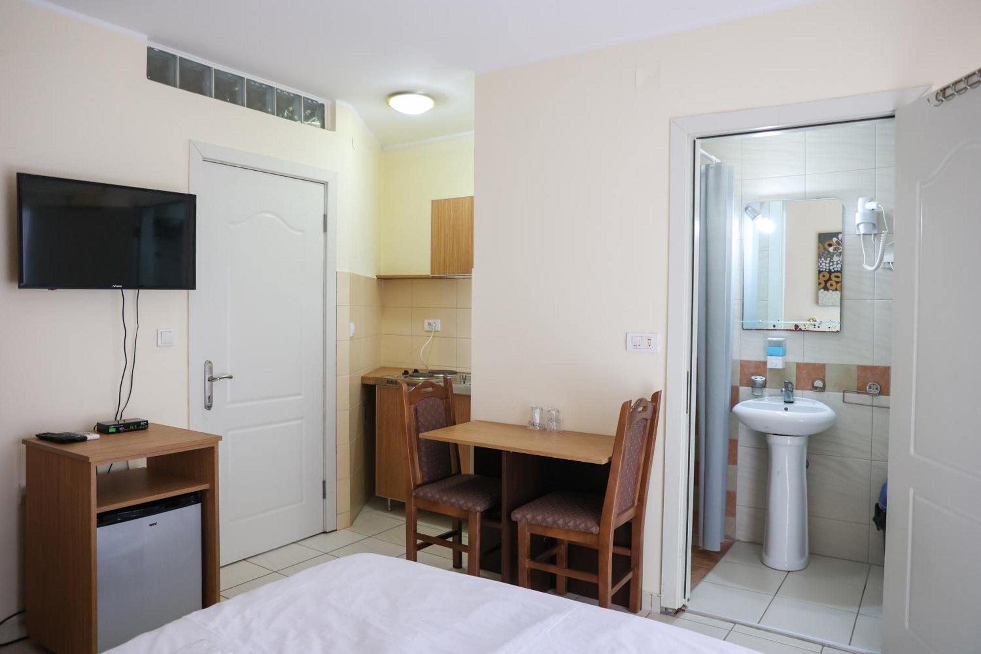 Hotel Marex Centar Jabuka Exteriér fotografie