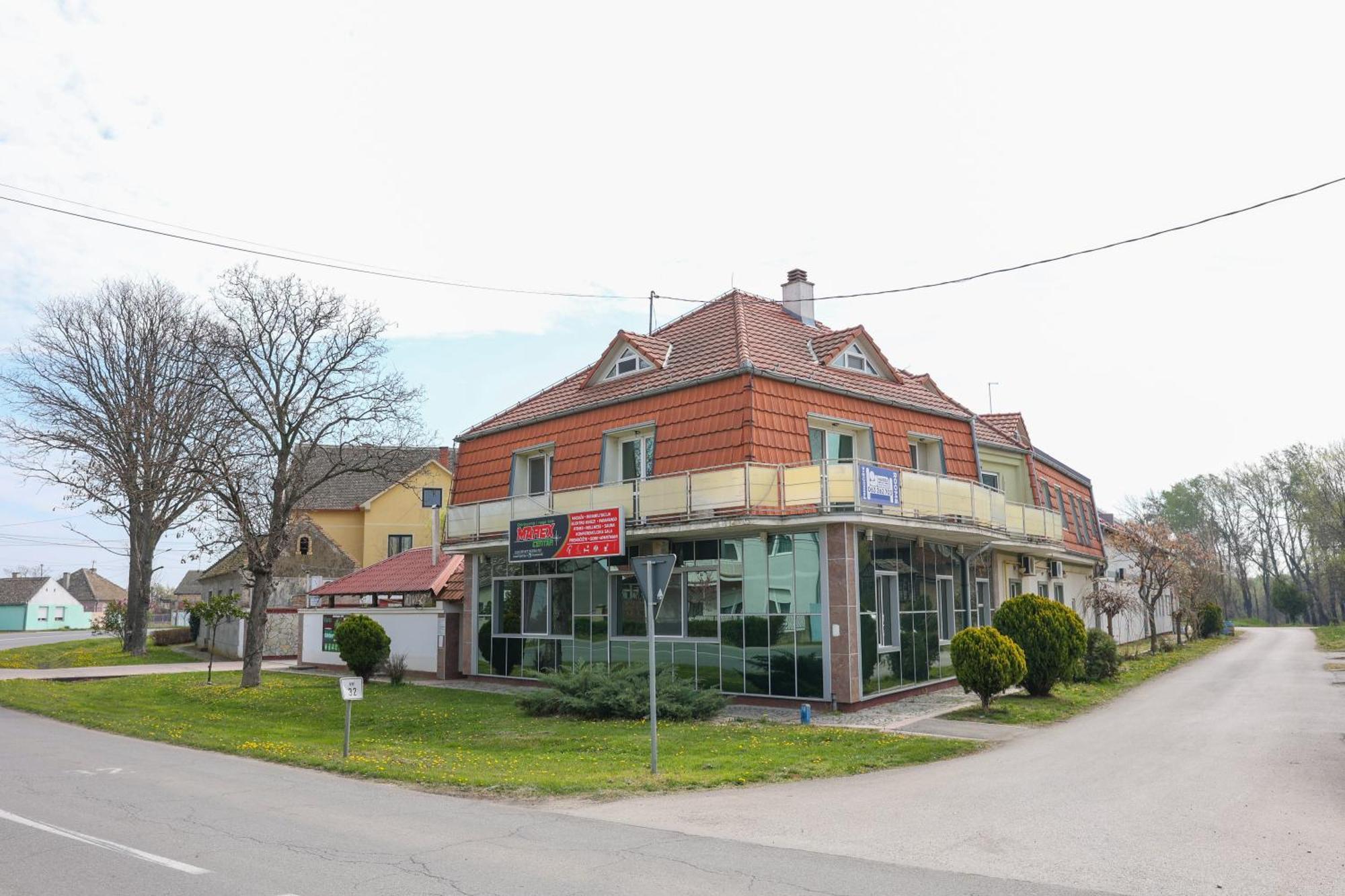 Hotel Marex Centar Jabuka Exteriér fotografie