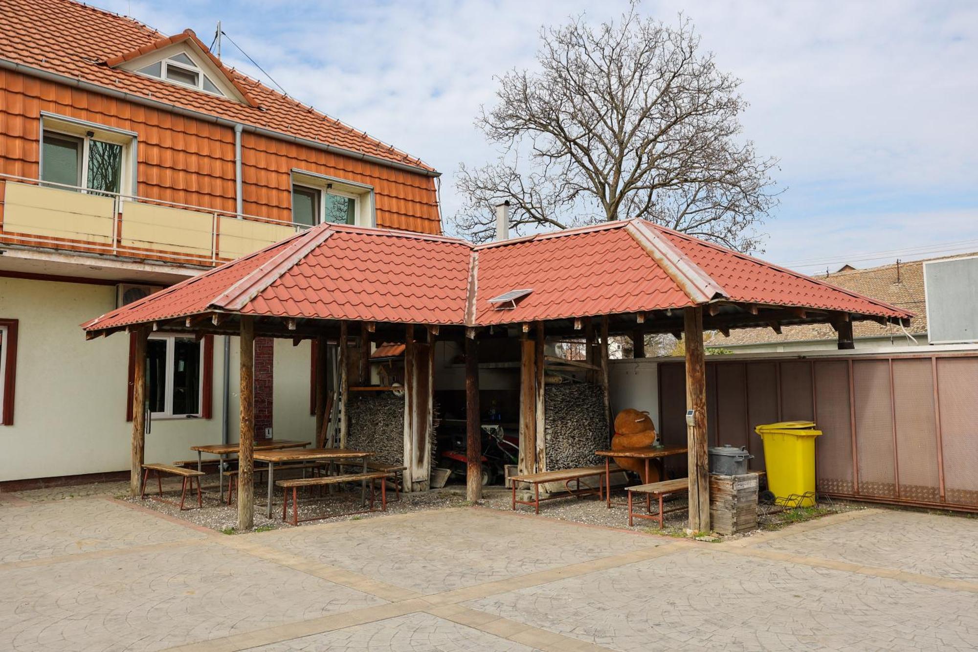 Hotel Marex Centar Jabuka Exteriér fotografie