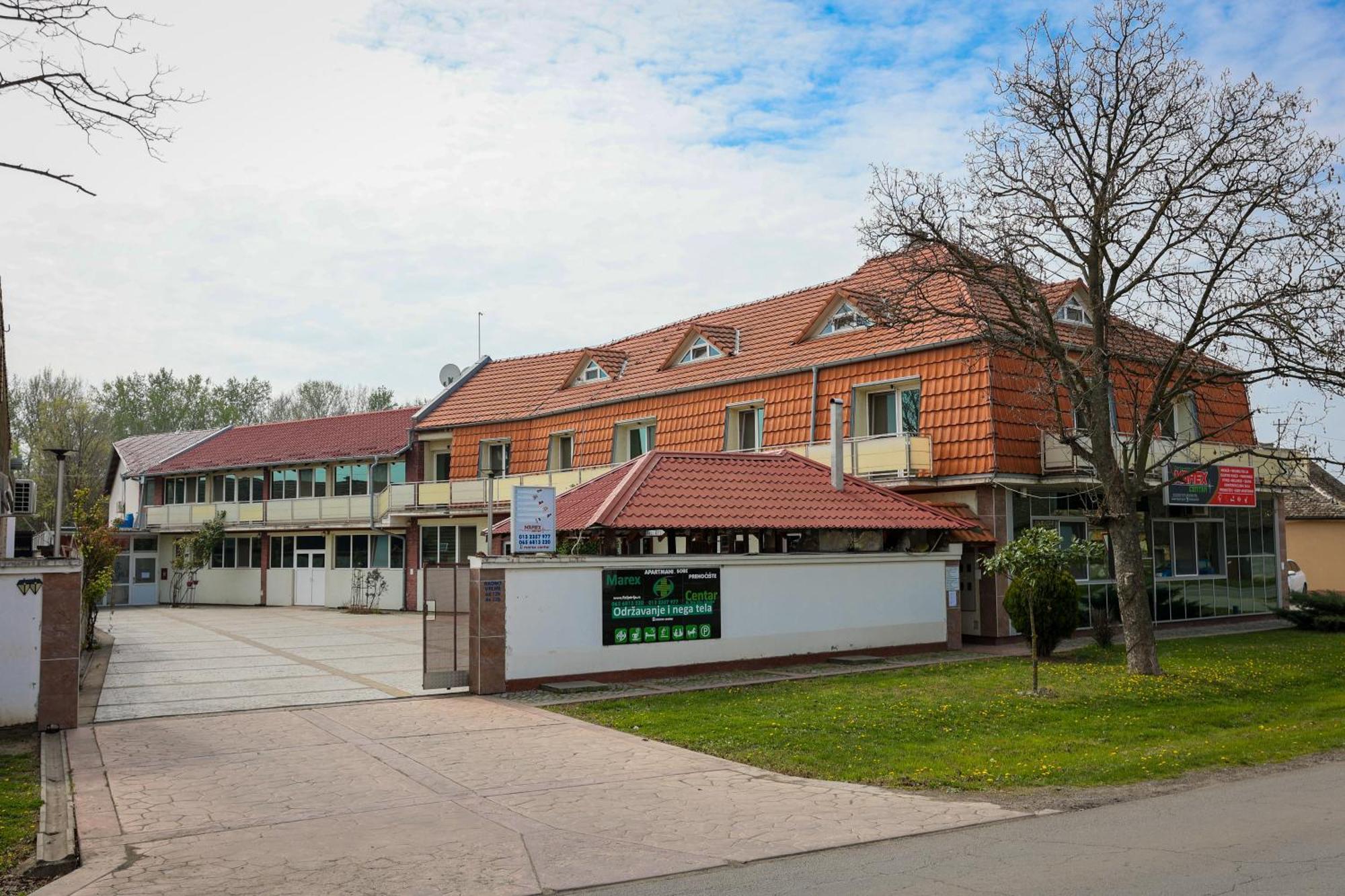 Hotel Marex Centar Jabuka Exteriér fotografie