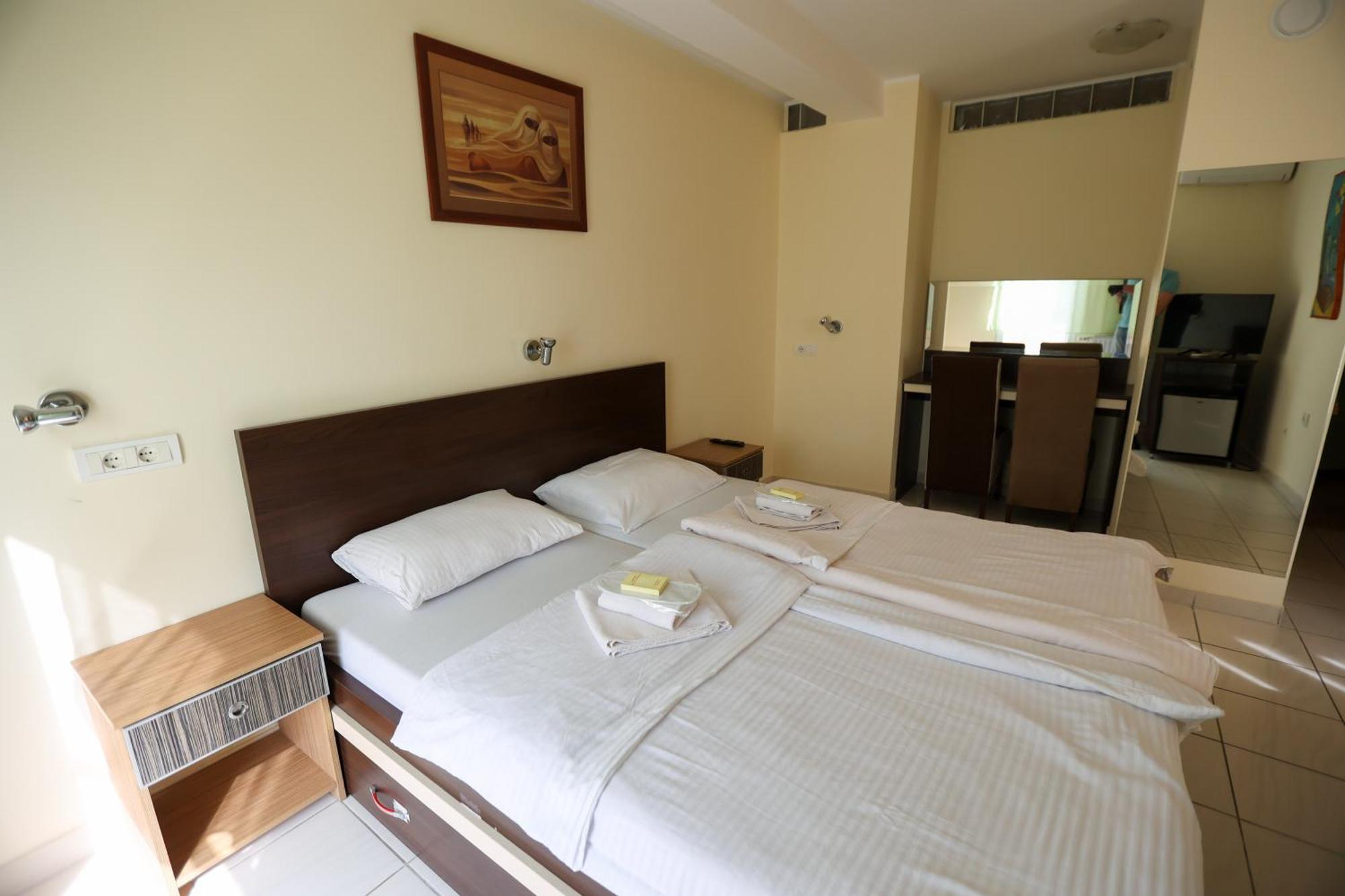 Hotel Marex Centar Jabuka Exteriér fotografie