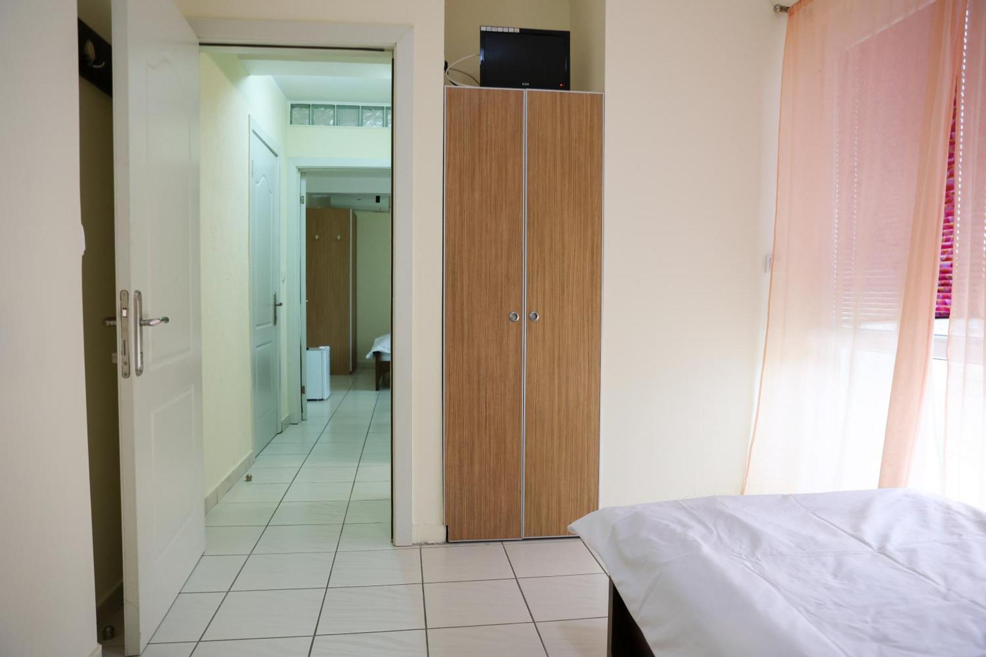 Hotel Marex Centar Jabuka Exteriér fotografie