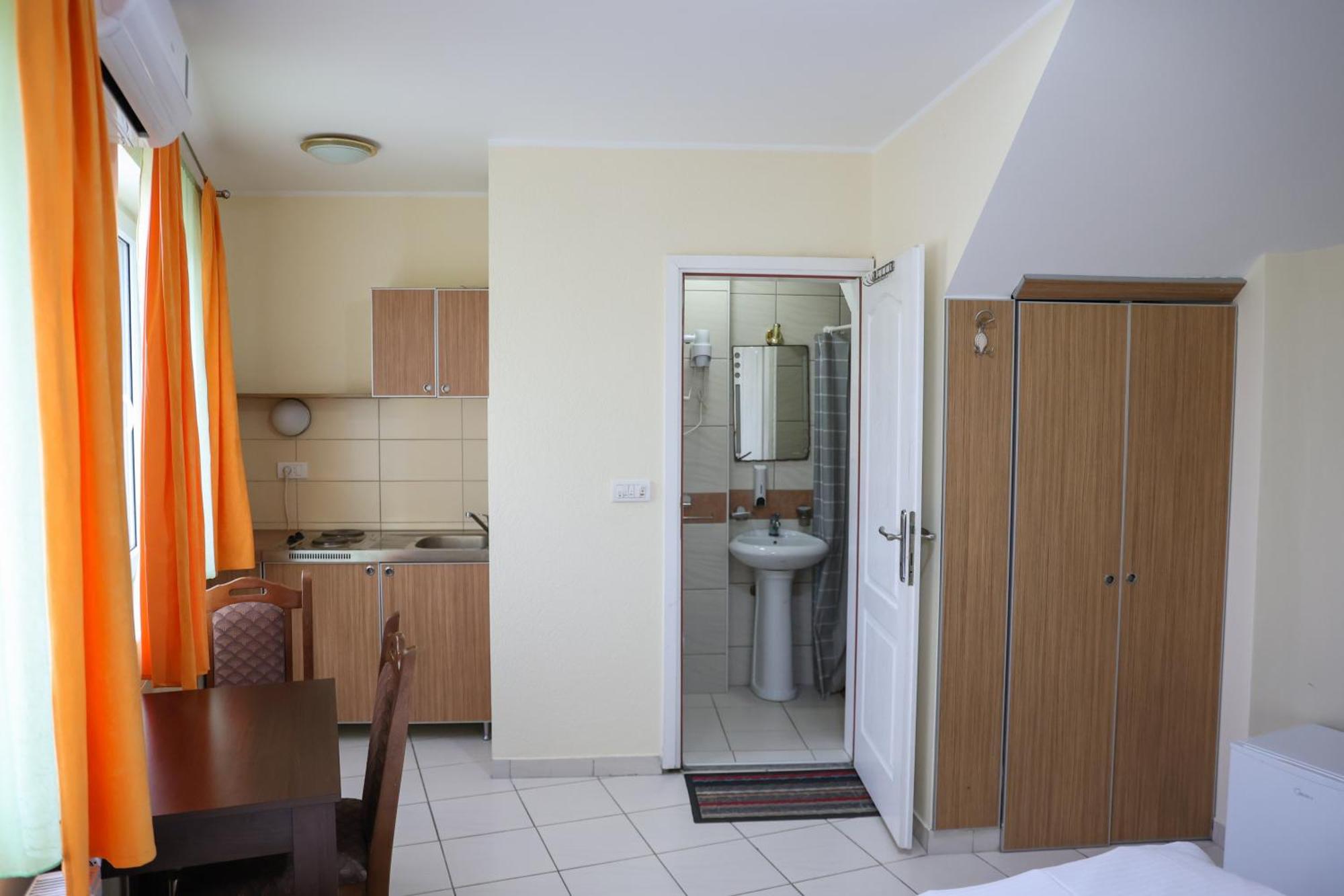 Hotel Marex Centar Jabuka Exteriér fotografie
